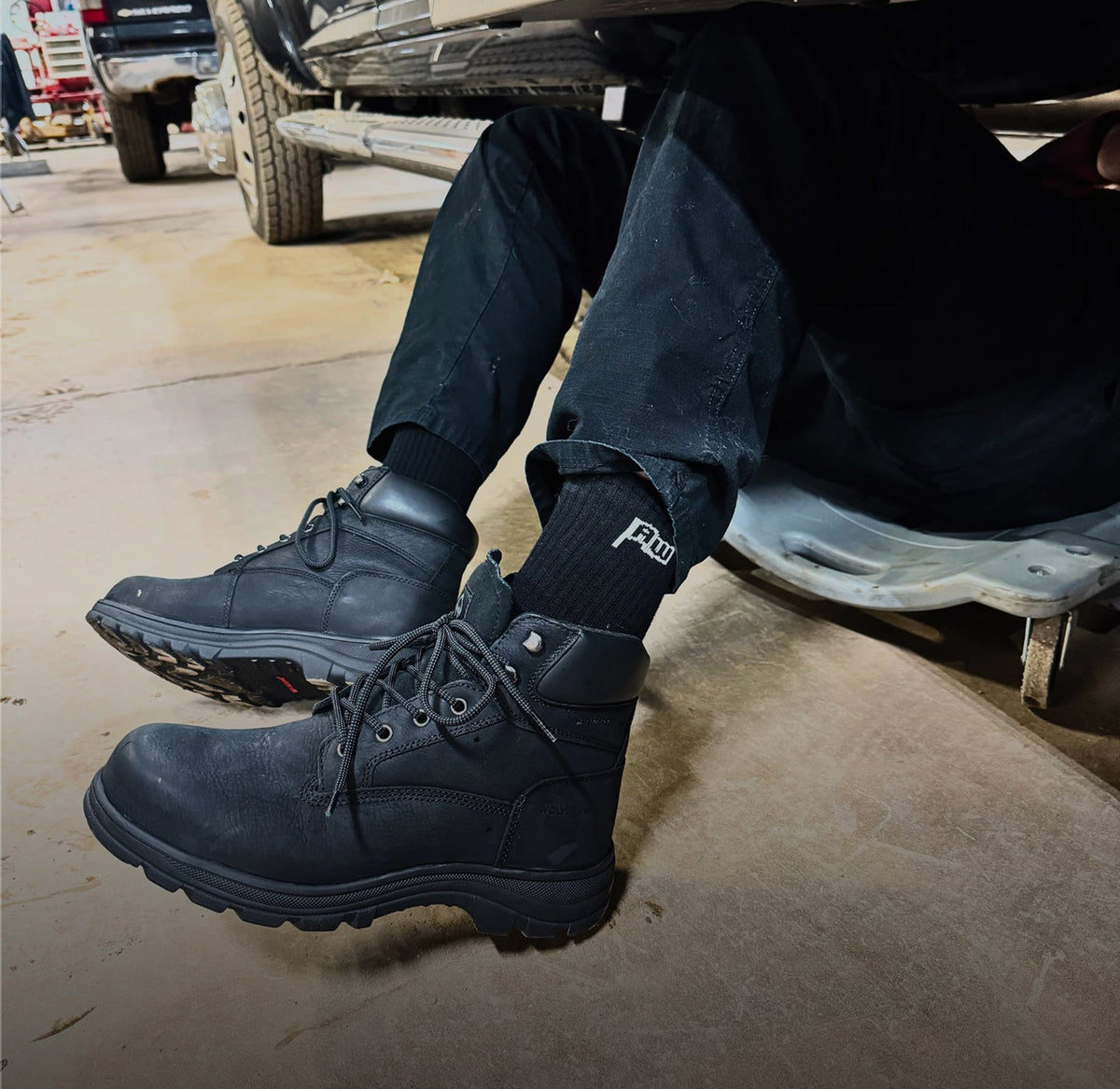 The Next Generation of Workwear: Why Bamboo Work Socks Are Replacing Traditional Cotton