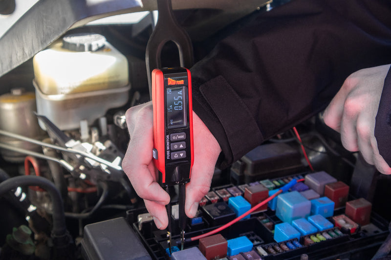 Power Probe PPFUSE Fuse Monitor in use across a fuse