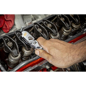 GEARWRENCH 120XP stubby flex head ratchet in use
